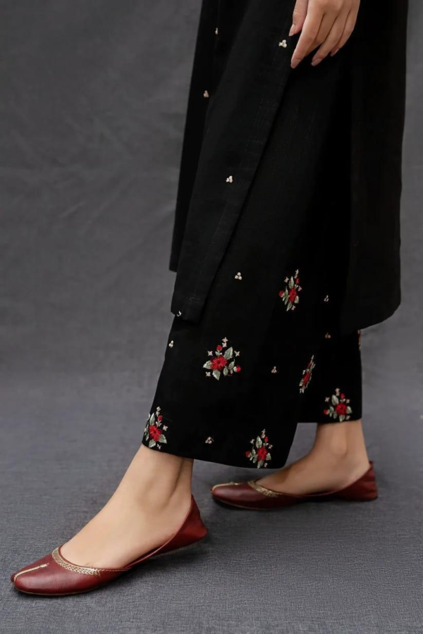 3 Pcs Women's Unstitched Dhanak Embroidered Suit